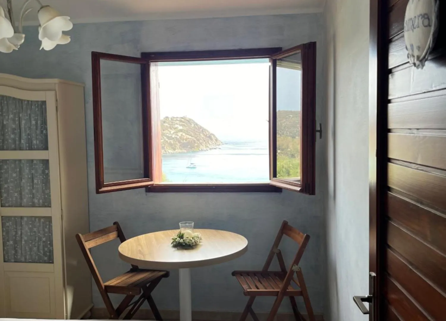 Piccolo Appartamento Con Incantevole Vista Mare Marongiu Italien